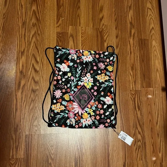 Vera Bradley | Bags | Nwt Vera Bradley Drawstring Backpack  display picture 2